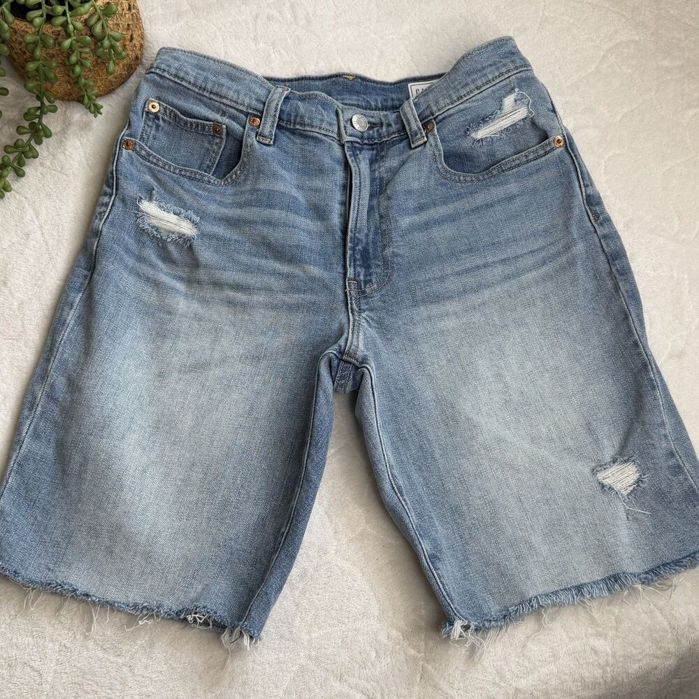 GAP 9" High Rise Bermuda Denim Jean Shorts Distressed Rips Women's Size 26/2R - Picture 2 of 14